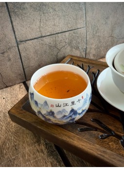 Шен Пуэр от чайной фабрики Мэнку (округ Линьцан), 2016 год